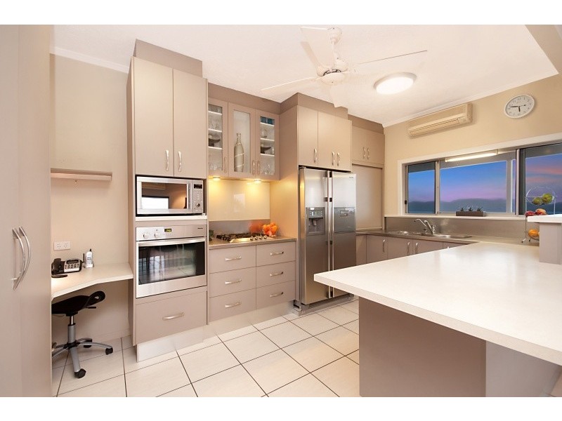 4 Edinburgh Court, Castle Hill QLD 4810