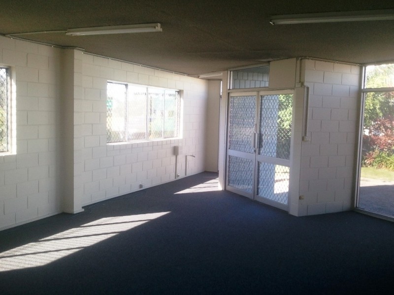 1 Smith Street, Hyde Park QLD 4812