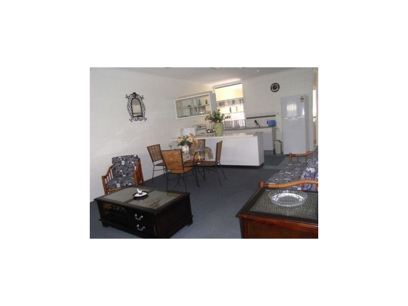 “Pelicans” 4/110 Eyre St, North Ward QLD 4810