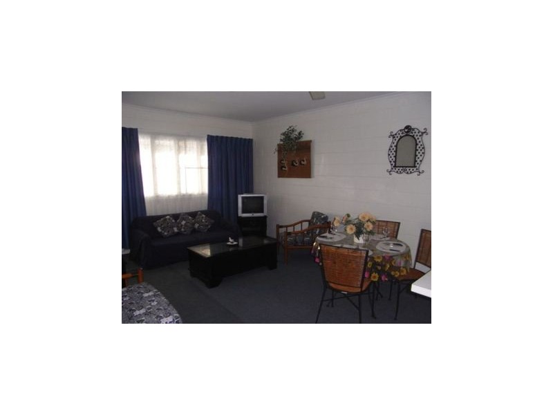 “Pelicans” 4/110 Eyre St, North Ward QLD 4810