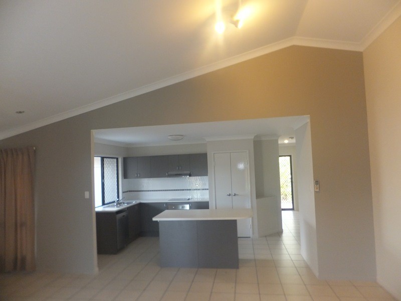 5 Carswell Avenue, Kirwan QLD 4817