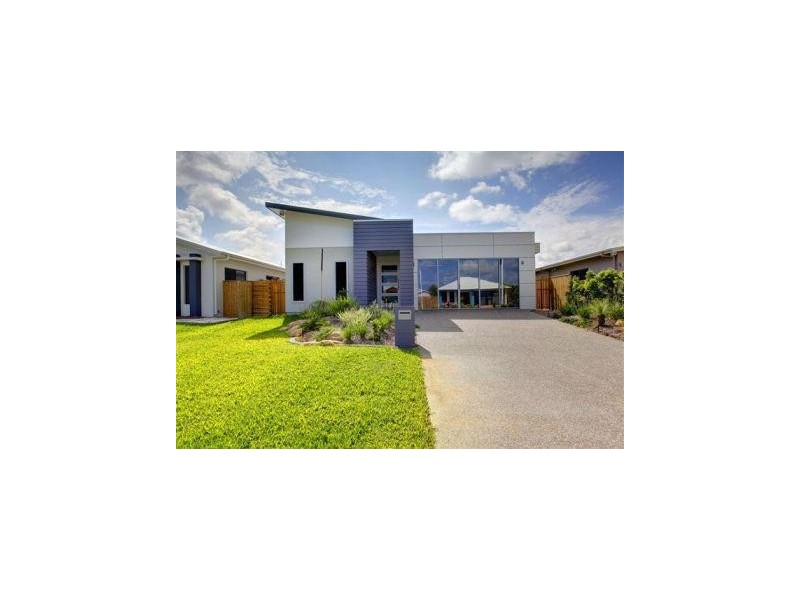 13 Balladonia Avenue ‘SANCTUM’, Mount Low QLD 4818