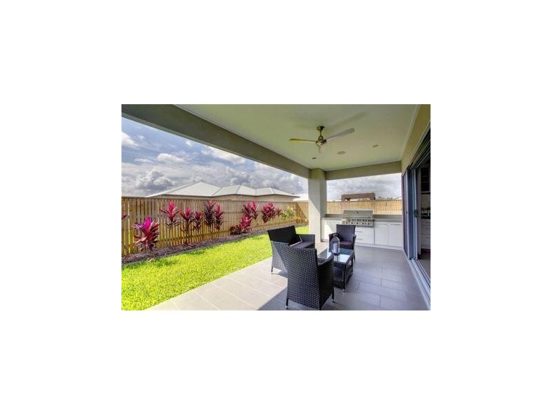 13 Balladonia Avenue ‘SANCTUM’, Mount Low QLD 4818