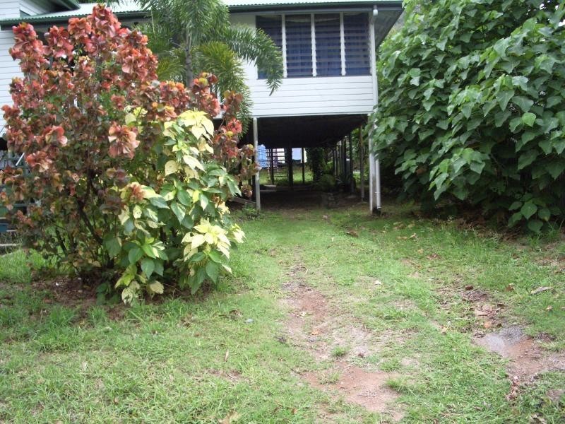 Unit 2/13 Garrick St, West End QLD 4810