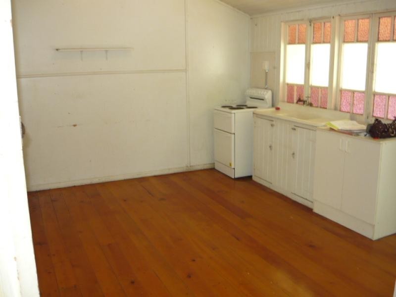 Unit 2/13 Garrick St, West End QLD 4810