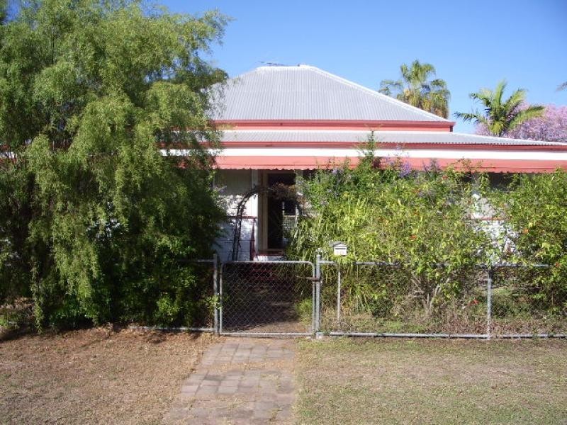 10 Armstrong St, Hermit Park QLD 4812