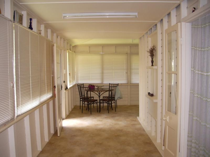 10 Armstrong St, Hermit Park QLD 4812