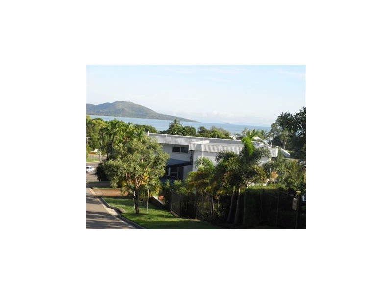 Unit 1/48 “The Terraces” Bundock St, Belgian Gardens QLD 4810