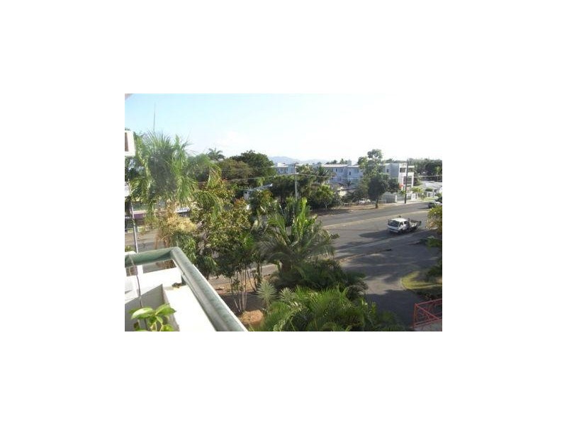 Unit 1/48 “The Terraces” Bundock St, Belgian Gardens QLD 4810