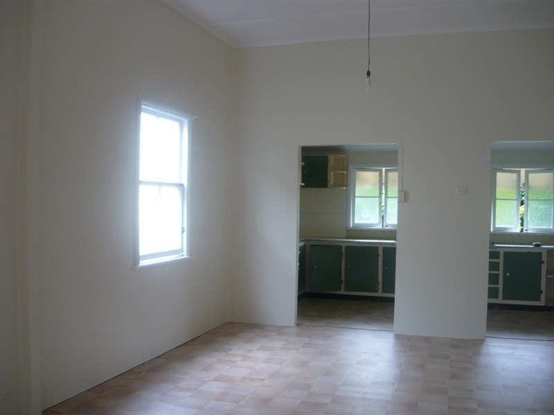 12 Railway Avenue, Railway Estate QLD 4810