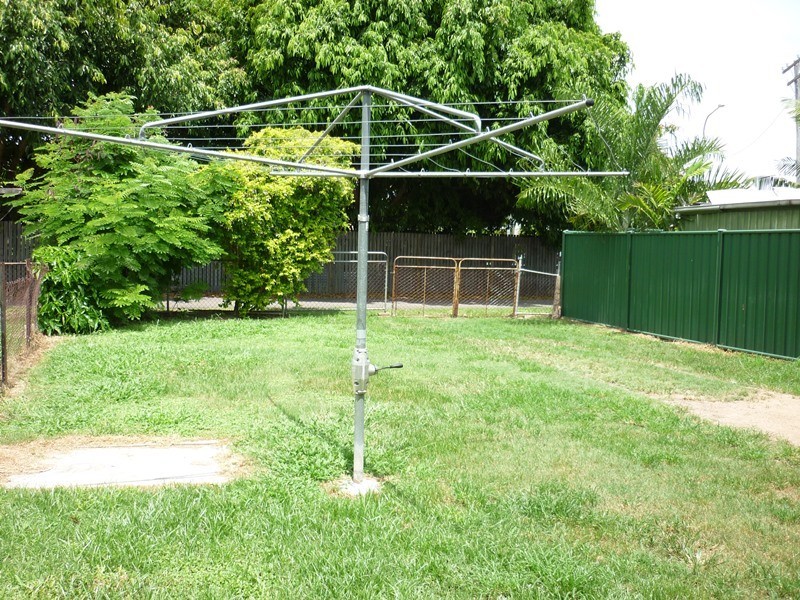 12 Railway Avenue, Railway Estate QLD 4810