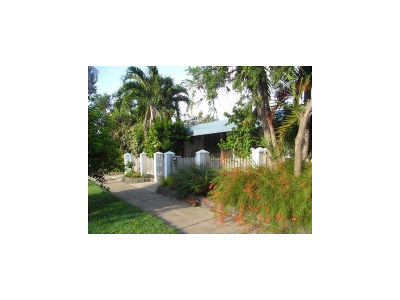 Unit 3/29 Bundock St “Dolphins”, Belgian Gardens QLD 4810