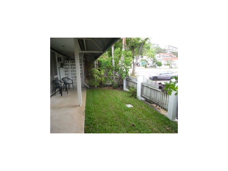 Unit 3/29 Bundock St “Dolphins”, Belgian Gardens QLD 4810