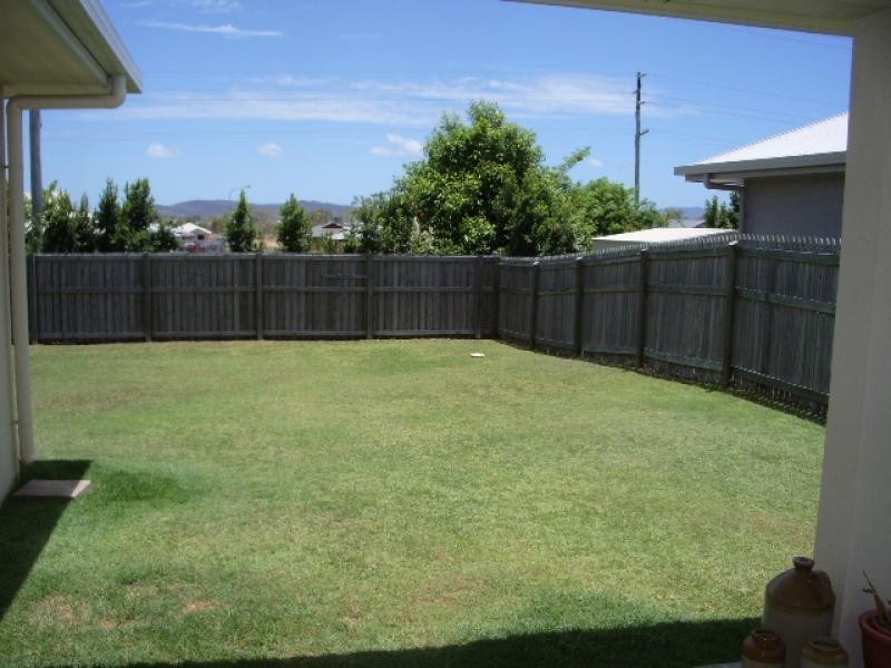 34 Hilton Way, Mount Louisa QLD 4814