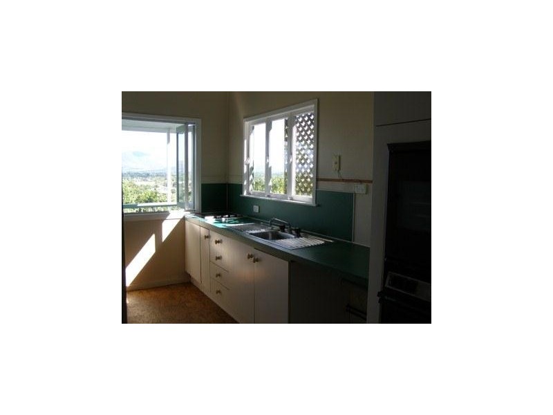 61 Francis St, West End QLD 4810