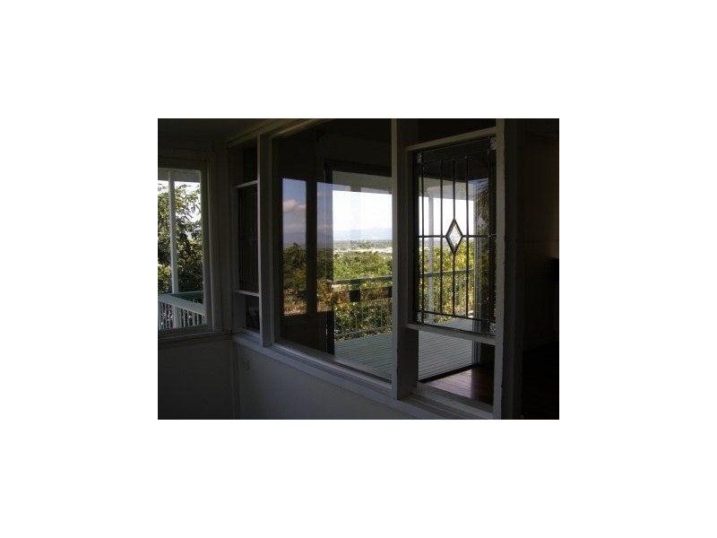 61 Francis St, West End QLD 4810