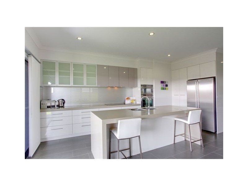 13 Balledonia, Mount Low QLD 4818