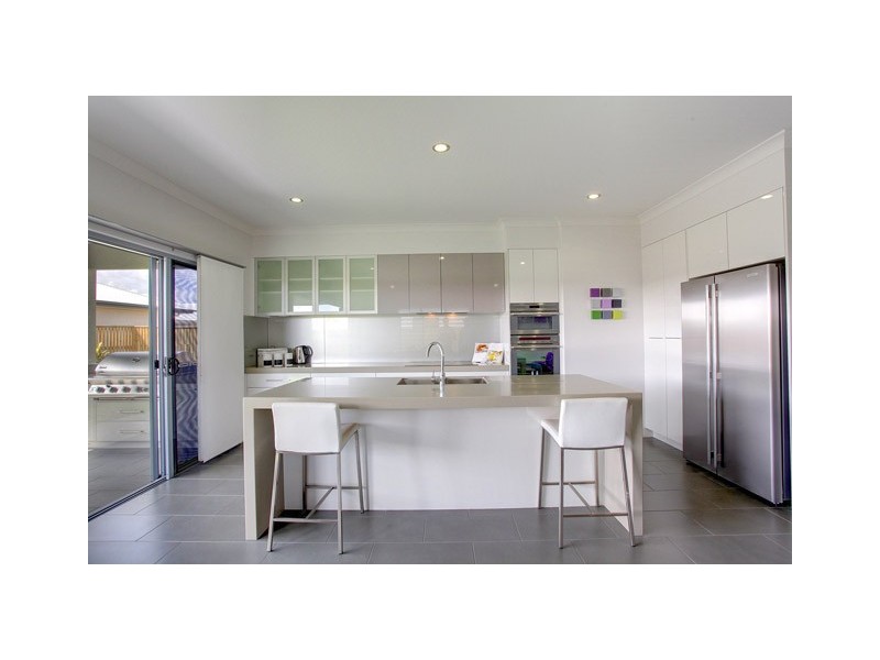 13 Balledonia, Mount Low QLD 4818