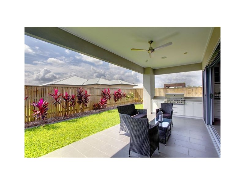 13 Balledonia, Mount Low QLD 4818