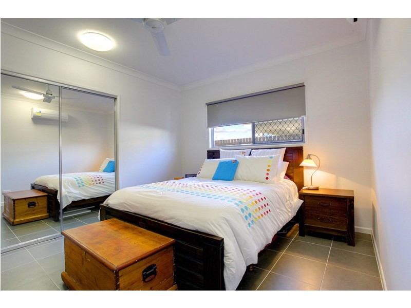 7 BLACK APPLE AVE, Mount Low QLD 4818