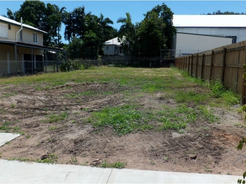 3 Plant, West End QLD 4810