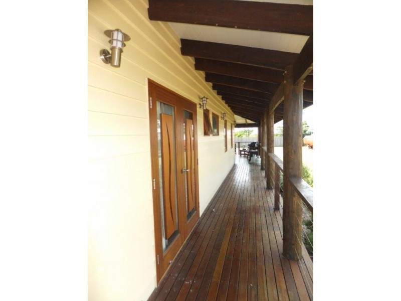 14 Shoalmarra, Mount Low QLD 4818