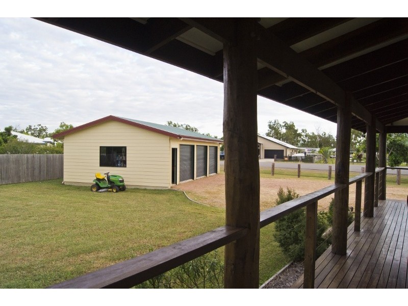 14 Shoalmarra, Mount Low QLD 4818