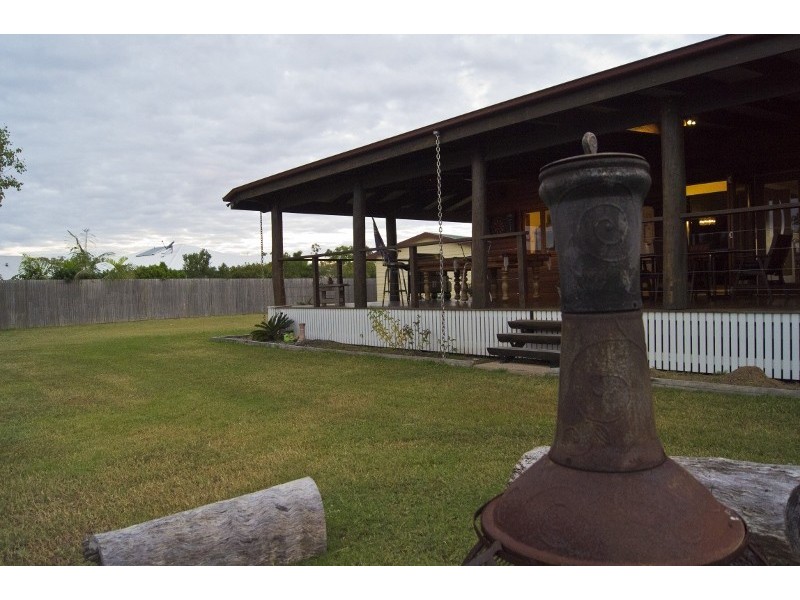14 Shoalmarra, Mount Low QLD 4818