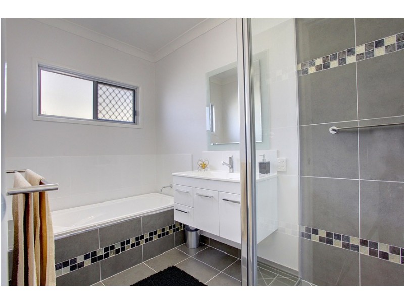 7 Black Apple, Mount Low QLD 4818