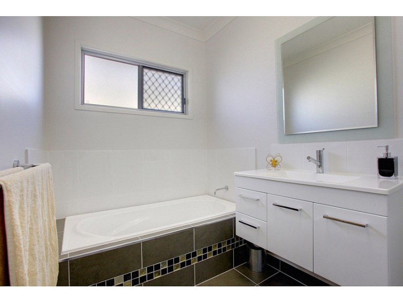 7 Black Apple, Mount Low QLD 4818