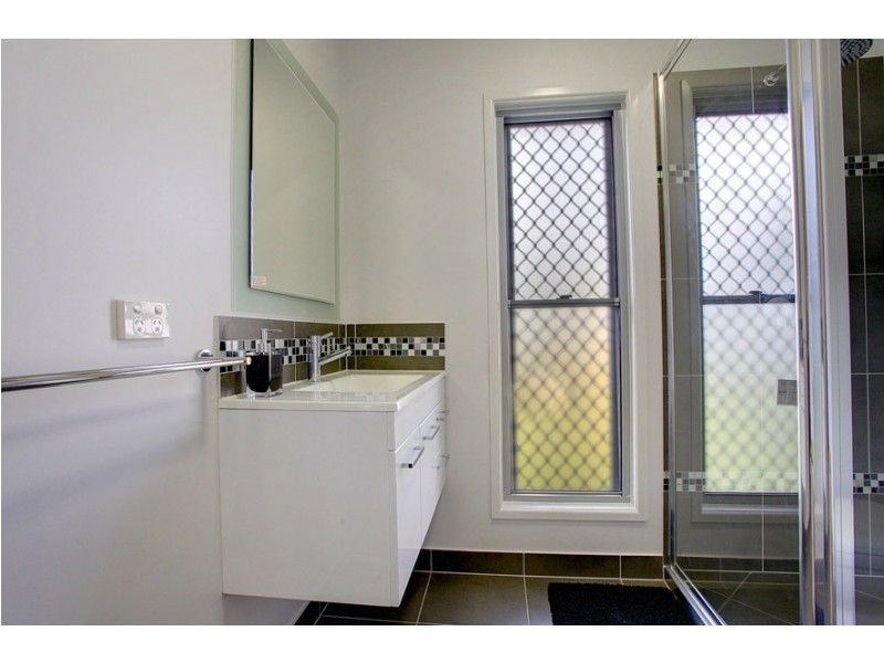 7 Black Apple, Mount Low QLD 4818