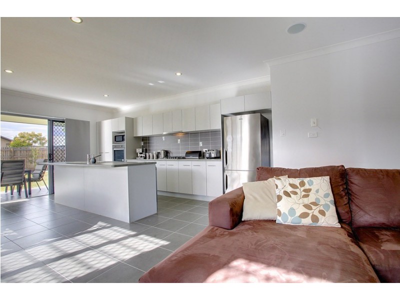 7 Black Apple, Mount Low QLD 4818