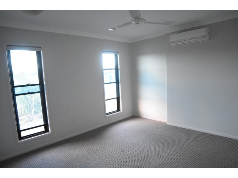 9 Ellenor Street, Mount Low QLD 4818