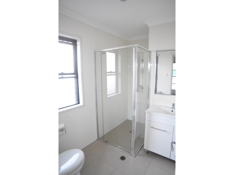 9 Ellenor Street, Mount Low QLD 4818