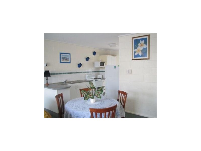 2/73 Punari St “The Haciendas”, Currajong QLD 4812