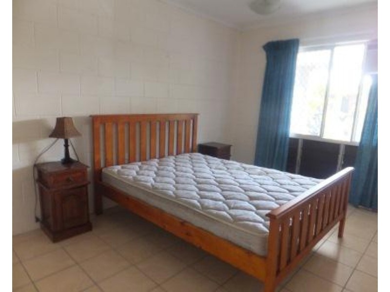 8/37 Hugh Street, West End QLD 4810