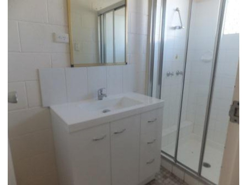 8/37 Hugh Street, West End QLD 4810