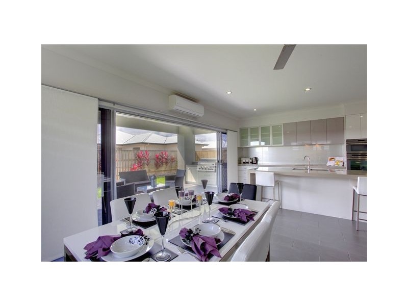 13 Balledonia, Mount Low QLD 4818