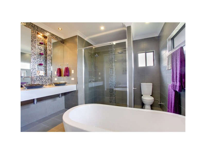 13 Balledonia, Mount Low QLD 4818