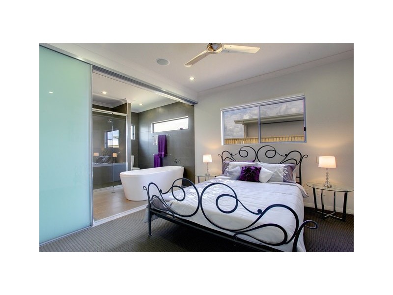 13 Balledonia, Mount Low QLD 4818