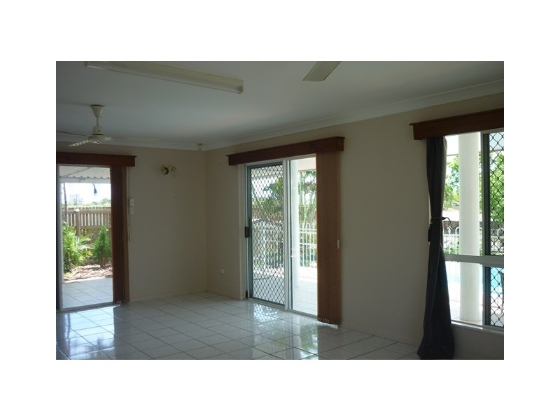 Unit 1/39 Ford Street, Hermit Park QLD 4812