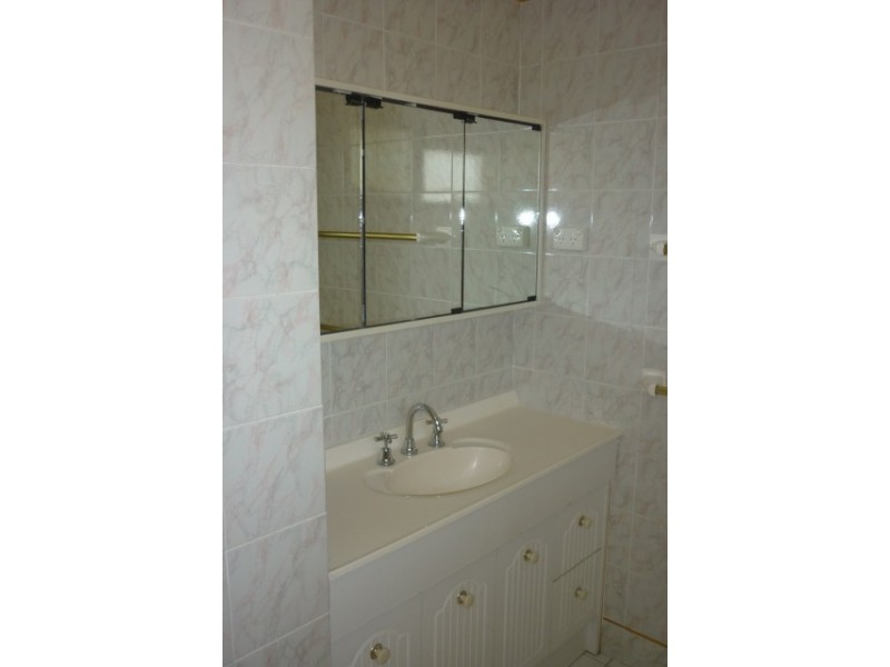 Unit 1/39 Ford Street, Hermit Park QLD 4812