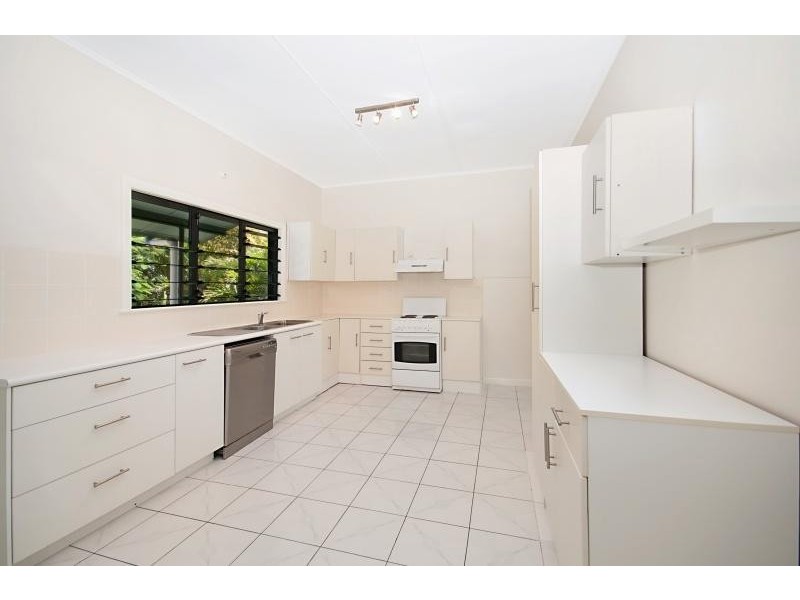 38 PUTT STREET, Railway Estate QLD 4810