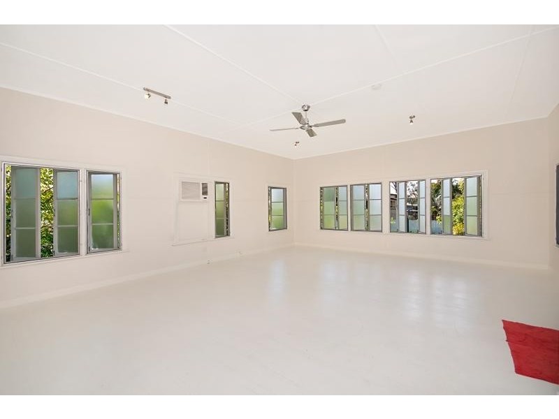 38 PUTT STREET, Railway Estate QLD 4810