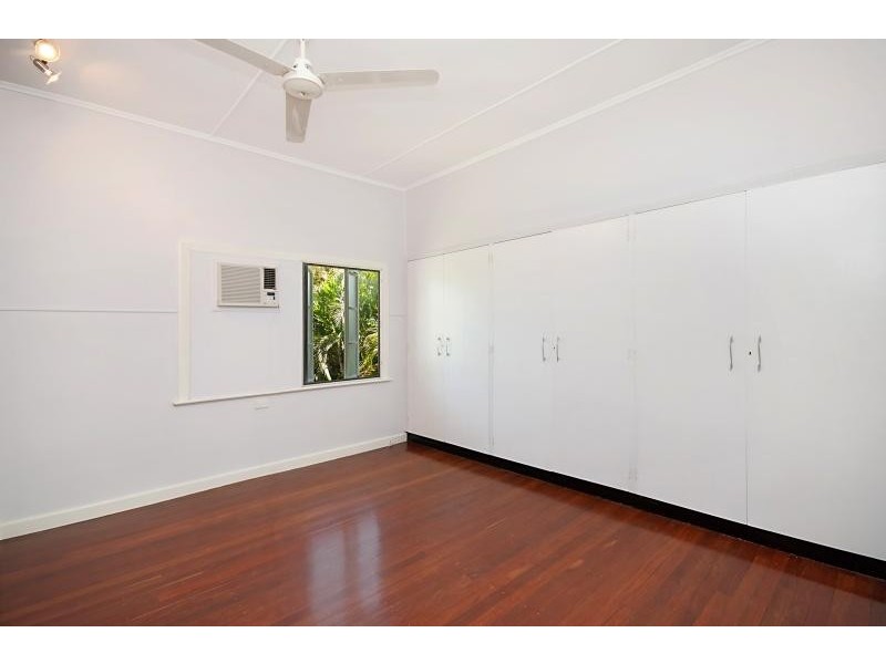 38 PUTT STREET, Railway Estate QLD 4810