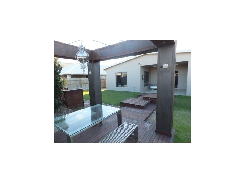 11 Belladonia, Mount Low QLD 4818