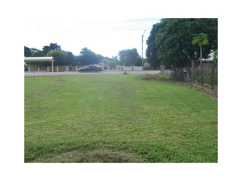 120 Ross River Road, Mundingburra QLD 4812