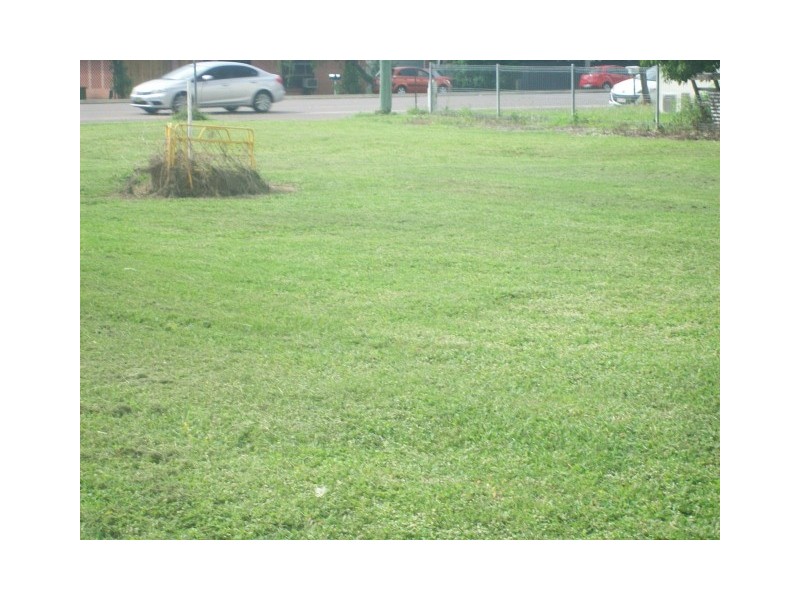 120 Ross River Road, Mundingburra QLD 4812