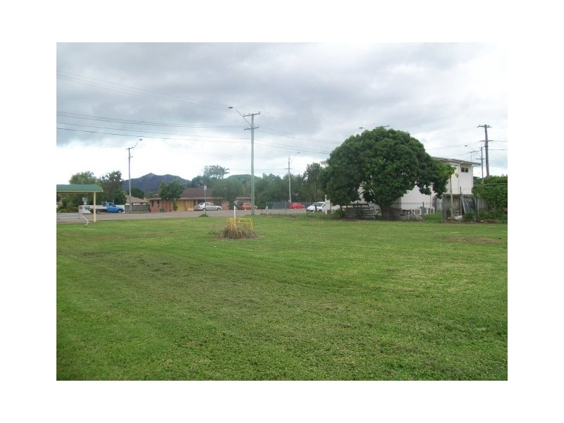 120 Ross River Road, Mundingburra QLD 4812