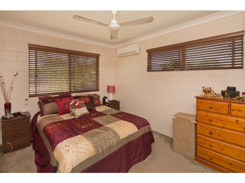 33 Barnett Street, Mount Louisa QLD 4814